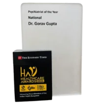 Dr. Gorav Gupta receiving the Economic Times award